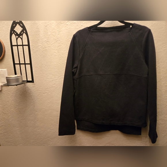 Minimalist Black Top | Structured Knit Pullover | French Label - Picture 2 of 8